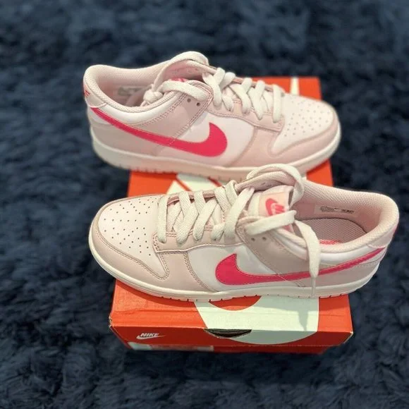 Nike Dunk Low Triple Pink Size US 6 Brand New - Picture 3 of 5